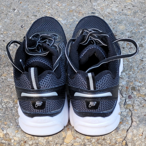 **FILA SNEAKERS! WOMENS SZ.10 - Picture 4 of 8